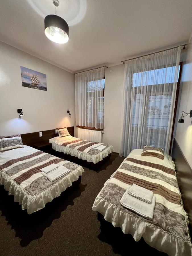 Apartamenty Ostrowiec - Pokoje Goscinne Centrum Ostrowiec Swietokrzyski Exterior photo